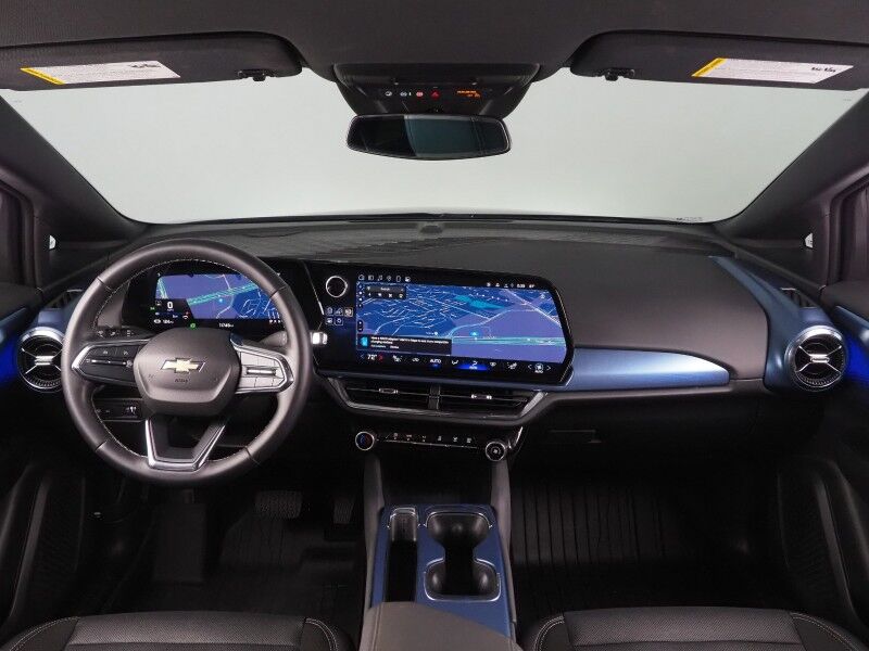 2024 Chevrolet Equinox EV 2LT *NAVIGATION, ADAPTIVE CRUISE, SAFETY ALERTS, COLOR TOUCHSCREEN, 360 VIEW CAMERAS, HEATED SEATS/STEERING, REMOTE START, POWER LIFTGATE, 19 INCH WHEELS