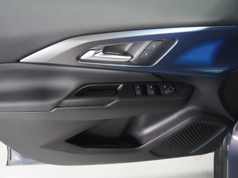 2024 Chevrolet Equinox EV 2LT *NAVIGATION, ADAPTIVE CRUISE, SAFETY ALERTS, COLOR TOUCHSCREEN, 360 VIEW CAMERAS, HEATED SEATS/STEERING, REMOTE START, POWER LIFTGATE, 19 INCH WHEELS Round Rock TX