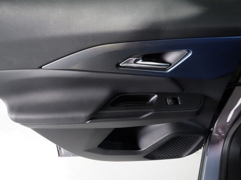 2024 Chevrolet Equinox EV 2LT *NAVIGATION, ADAPTIVE CRUISE, SAFETY ALERTS, COLOR TOUCHSCREEN, 360 VIEW CAMERAS, HEATED SEATS/STEERING, REMOTE START, POWER LIFTGATE, 19 INCH WHEELS Round Rock TX