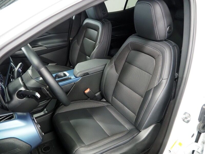 2024 Chevrolet Equinox EV 2LT *NAVIGATION, ADAPTIVE CRUISE, SAFETY ALERTS, COLOR TOUCHSCREEN, 360 VIEW CAMERAS, HEATED SEATS/STEERING, REMOTE START, POWER LIFTGATE, 19 INCH WHEELS Round Rock TX