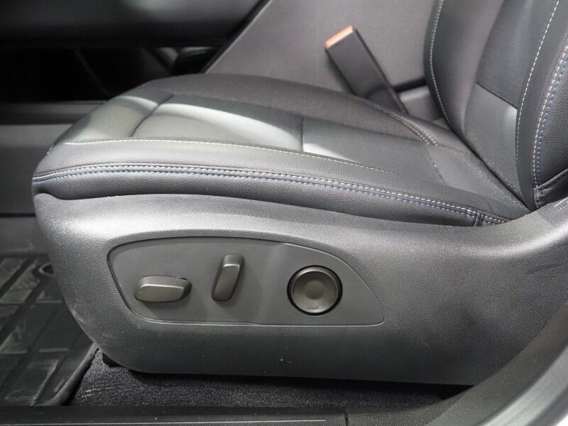 2024 Chevrolet Equinox EV 2LT *NAVIGATION, ADAPTIVE CRUISE, SAFETY ALERTS, COLOR TOUCHSCREEN, 360 VIEW CAMERAS, HEATED SEATS/STEERING, REMOTE START, POWER LIFTGATE, 19 INCH WHEELS Round Rock TX