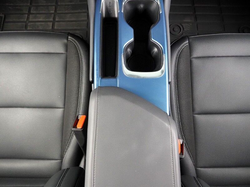 2024 Chevrolet Equinox EV 2LT *NAVIGATION, ADAPTIVE CRUISE, SAFETY ALERTS, COLOR TOUCHSCREEN, 360 VIEW CAMERAS, HEATED SEATS/STEERING, REMOTE START, POWER LIFTGATE, 19 INCH WHEELS Round Rock TX