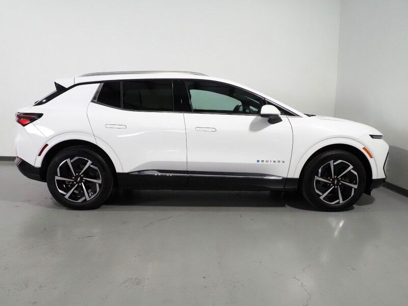 2024 Chevrolet Equinox EV 2LT *NAVIGATION, ADAPTIVE CRUISE, SAFETY ALERTS, COLOR TOUCHSCREEN, 360 VIEW CAMERAS, HEATED SEATS/STEERING, REMOTE START, POWER LIFTGATE, 19 INCH WHEELS Round Rock TX