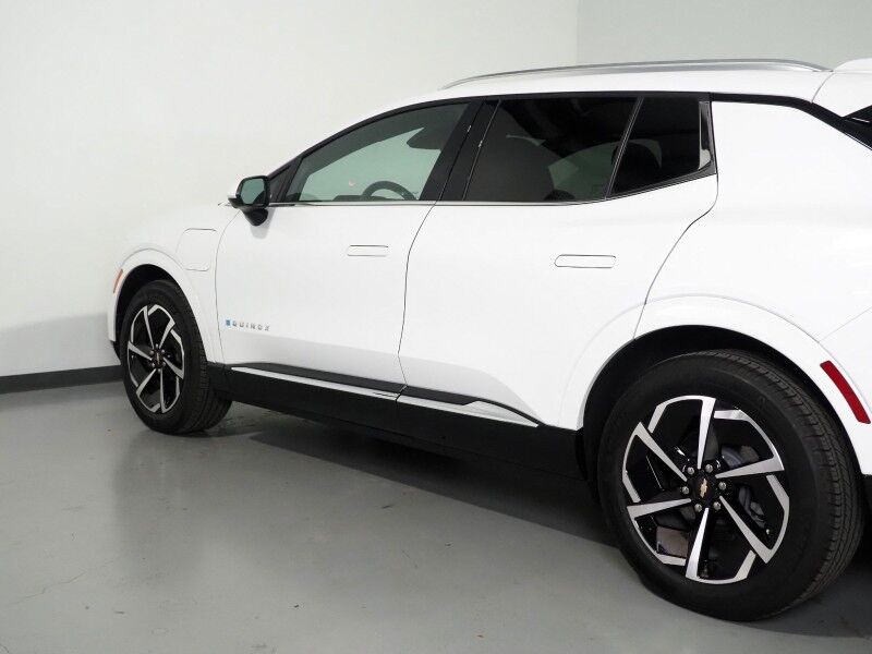 2024 Chevrolet Equinox EV 2LT *NAVIGATION, ADAPTIVE CRUISE, SAFETY ALERTS, COLOR TOUCHSCREEN, 360 VIEW CAMERAS, HEATED SEATS/STEERING, REMOTE START, POWER LIFTGATE, 19 INCH WHEELS Round Rock TX