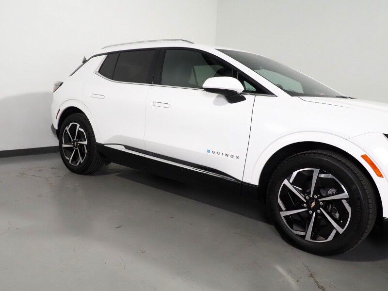 2024 Chevrolet Equinox EV 2LT *NAVIGATION, ADAPTIVE CRUISE, SAFETY ALERTS, COLOR TOUCHSCREEN, 360 VIEW CAMERAS, HEATED SEATS/STEERING, REMOTE START, POWER LIFTGATE, 19 INCH WHEELS Round Rock TX