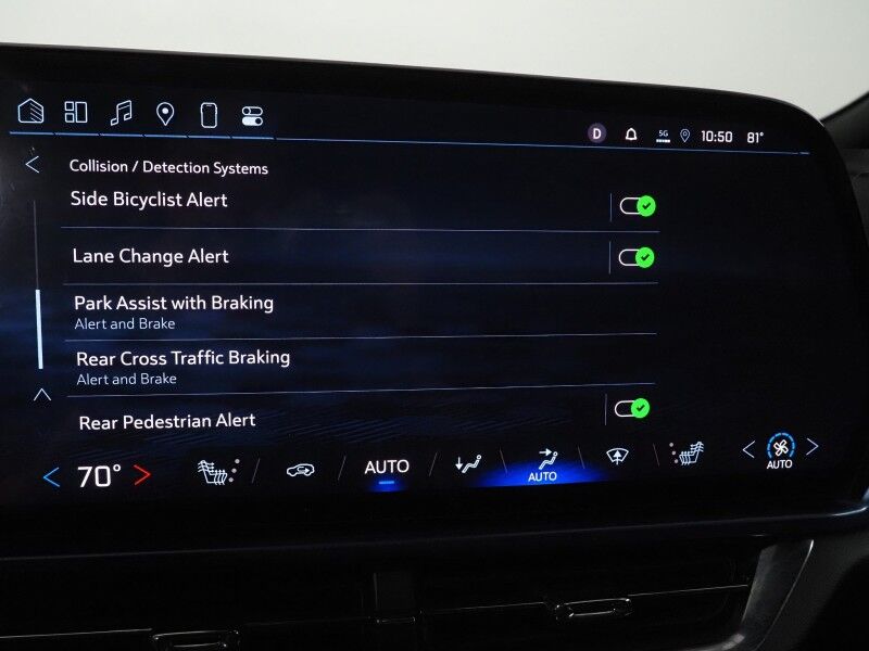 2024 Chevrolet Equinox EV 2LT *NAVIGATION, ADAPTIVE CRUISE, SAFETY ALERTS, COLOR TOUCHSCREEN, 360 VIEW CAMERAS, HEATED SEATS/STEERING, REMOTE START, POWER LIFTGATE, 19 INCH WHEELS Round Rock TX