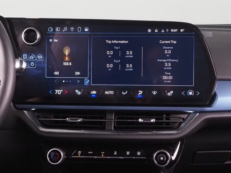 2024 Chevrolet Equinox EV 2LT *NAVIGATION, ADAPTIVE CRUISE, SAFETY ALERTS, COLOR TOUCHSCREEN, 360 VIEW CAMERAS, HEATED SEATS/STEERING, REMOTE START, POWER LIFTGATE, 19 INCH WHEELS Round Rock TX