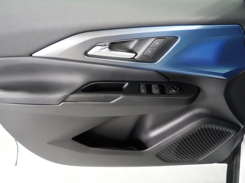 2024 Chevrolet Equinox EV 2LT *NAVIGATION, ADAPTIVE CRUISE, SAFETY ALERTS, COLOR TOUCHSCREEN, 360 VIEW CAMERAS, HEATED SEATS/STEERING, REMOTE START, POWER LIFTGATE, 19 INCH WHEELS Round Rock TX