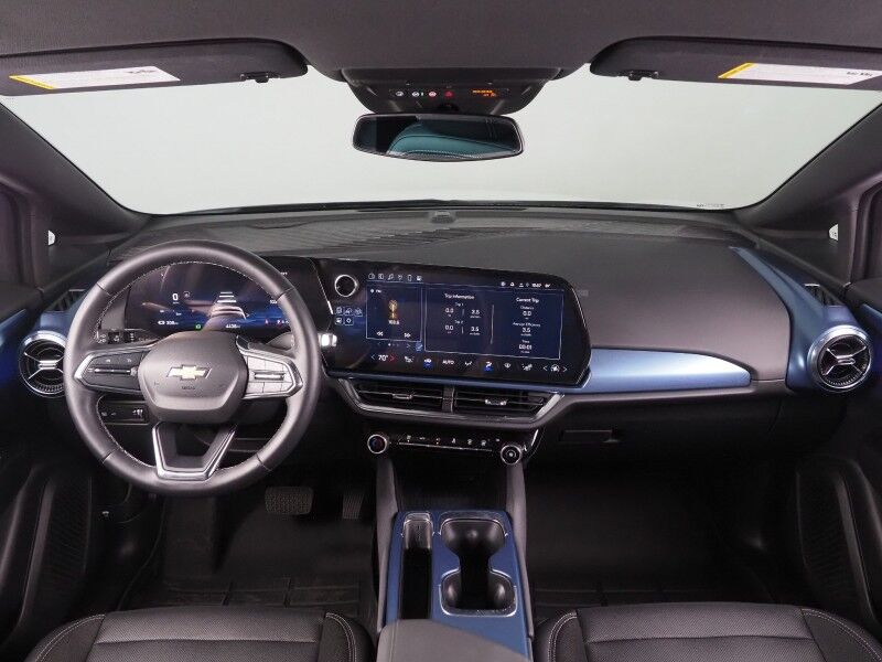 2024 Chevrolet Equinox EV 2LT *NAVIGATION, ADAPTIVE CRUISE, SAFETY ALERTS, COLOR TOUCHSCREEN, 360 VIEW CAMERAS, HEATED SEATS/STEERING, REMOTE START, POWER LIFTGATE, 19 INCH WHEELS