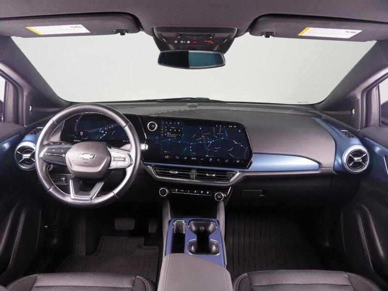 2024 Chevrolet Equinox EV 2LT *NAVIGATION, ADAPTIVE CRUISE, SAFETY ALERTS, COLOR TOUCHSCREEN, 360 VIEW CAMERAS, HEATED SEATS/STEERING, REMOTE START, POWER LIFTGATE, 19 INCH WHEELS