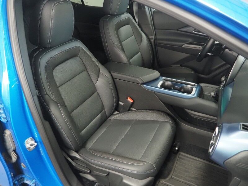 2024 Chevrolet Equinox EV 2LT *NAVIGATION, ADAPTIVE CRUISE, SAFETY ALERTS, COLOR TOUCHSCREEN, 360 VIEW CAMERAS, HEATED SEATS/STEERING, REMOTE START, POWER LIFTGATE, 19 INCH WHEELS
