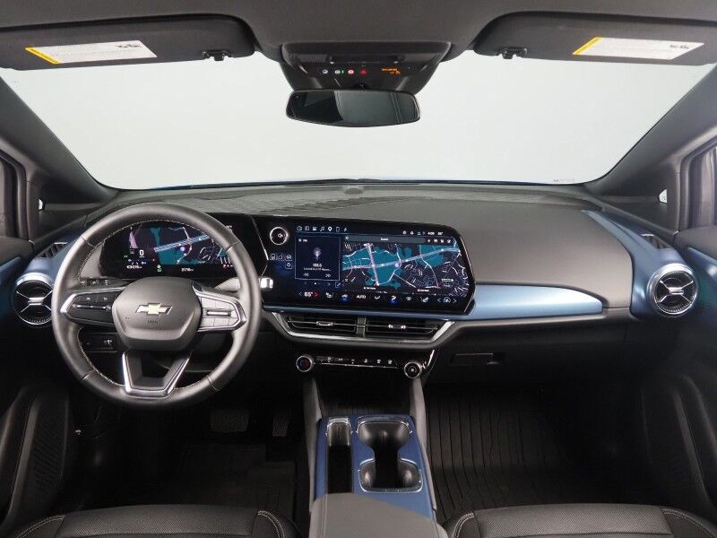 2024 Chevrolet Equinox EV 2LT *NAVIGATION, ADAPTIVE CRUISE, SAFETY ALERTS, COLOR TOUCHSCREEN, 360 VIEW CAMERAS, HEATED SEATS/STEERING, REMOTE START, POWER LIFTGATE, 19 INCH WHEELS