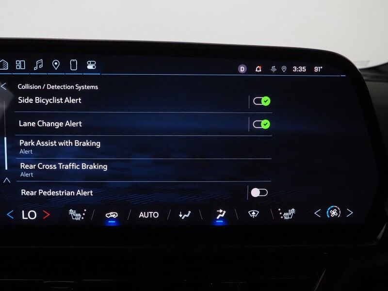 2024 Chevrolet Equinox EV 2RS *NAVIGATION, ADAPTIVE CRUISE, SAFETY ALERTS, COLOR TOUCHSCREEN, 360 VIEW CAMERAS, HEATED SEATS/STEERING, REMOTE START, POWER LIFTGATE, 21 INCH WHEELS Round Rock TX