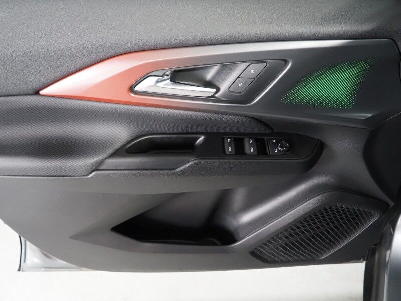 2024 Chevrolet Equinox EV 2RS *NAVIGATION, ADAPTIVE CRUISE, SAFETY ALERTS, COLOR TOUCHSCREEN, 360 VIEW CAMERAS, HEATED SEATS/STEERING, REMOTE START, POWER LIFTGATE, 21 INCH WHEELS Round Rock TX