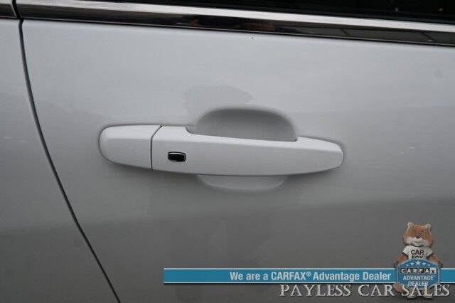 2024 Chevrolet Equinox LT / AWD / Auto Start / Driver Confidence II / Power & Heated Cloth Seats / Lane Departure & Blind Spot Alert / Apple CarPlay & Android Auto / Back Up Camera / Keyless Entry & Start / 30 MPG / 1-Owner Anchorage AK