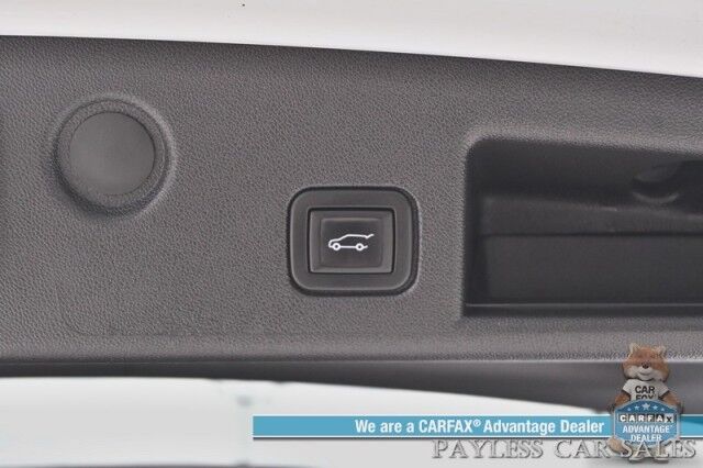 2024 Chevrolet Equinox LT / AWD / Auto Start / Driver Confidence II / Power & Heated Cloth Seats / Lane Departure & Blind Spot Alert / Apple CarPlay & Android Auto / Back Up Camera / Keyless Entry & Start / 30 MPG / 1-Owner Anchorage AK