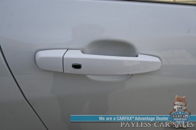 2024 Chevrolet Equinox LT / AWD / Auto Start / Driver Confidence II / Power & Heated Cloth Seats / Lane Departure & Blind Spot Alert / Forward Collision Warning / Apple CarPlay & Android Auto / Back Up Camera / 30 MPG / 1-Owner Anchorage AK