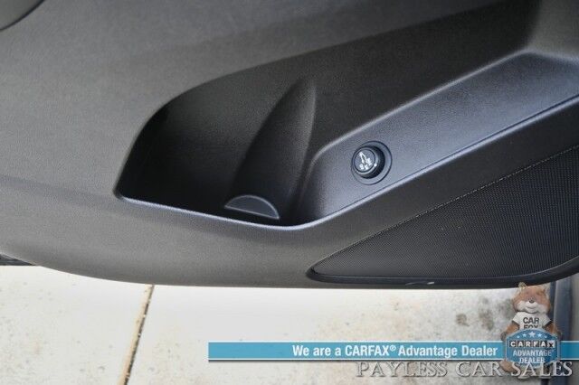 2024 Chevrolet Equinox LT / AWD / Auto Start / Power & Heated Seats / Lane Departure & Blind Spot Alert / Forward Collision Warning / Apple CarPlay & Android Auto / Back Up Camera / Keyless Entry & Start / 30 MPG / 1-Owner Anchorage AK