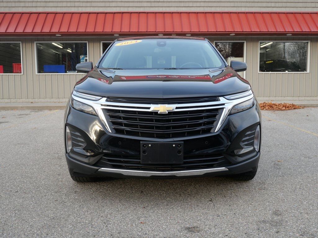 2024 Chevrolet Equinox LT photo 2