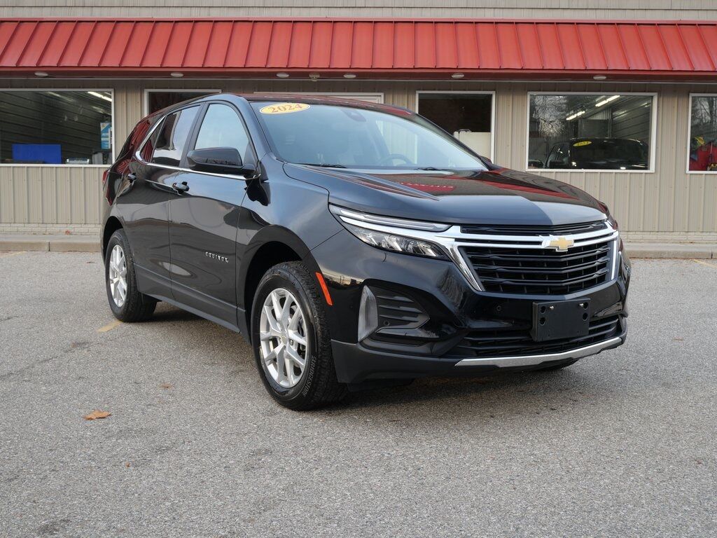 2024 Chevrolet Equinox LT photo 3