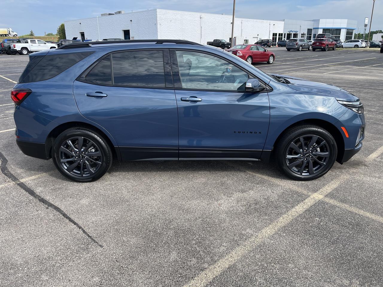 2024 Chevrolet Equinox RS AWD Safety&InfotainmentPkg w/AdaptiveCruise HtdSeats HtdStrngWhl HD-SurroundVision Saukville WI