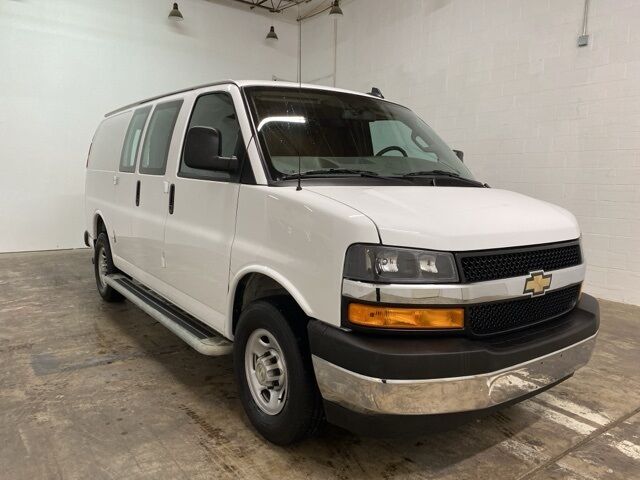 2024 Chevrolet Express 2500 Work Van Cargo