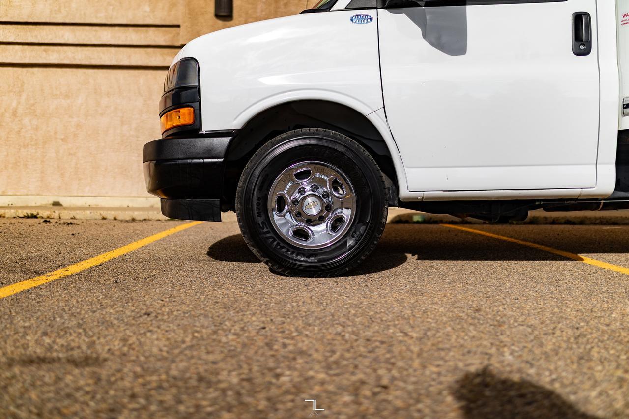 2024 Chevrolet Express 3500 Cube Van BCam Red Deer AB