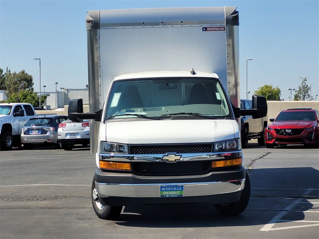 2024 Chevrolet Express 3500 Cutaway