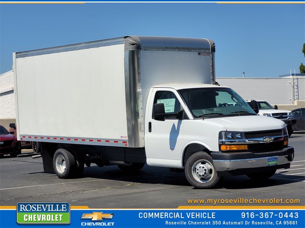 2024 Chevrolet Express 3500 Cutaway