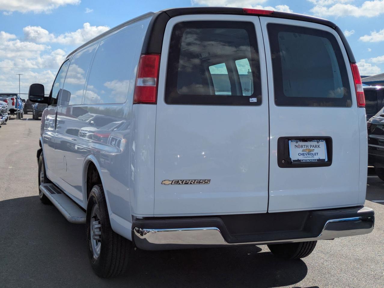 2024 Chevrolet Express Cargo Van CARGO Castroville TX