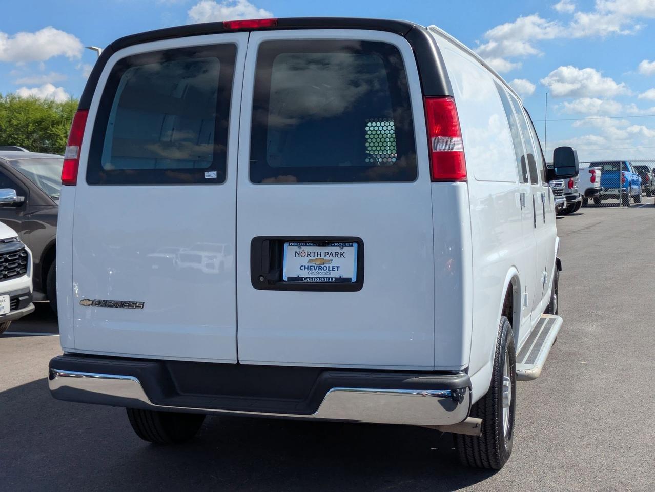 2024 Chevrolet Express Cargo Van CARGO Castroville TX