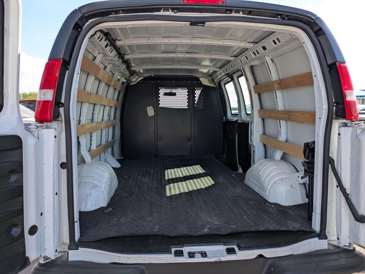 2024 Chevrolet Express Cargo Van CARGO Castroville TX