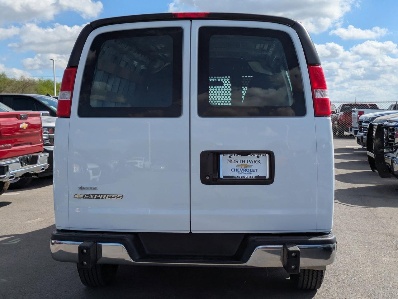 2024 Chevrolet Express Cargo Van CARGO Castroville TX