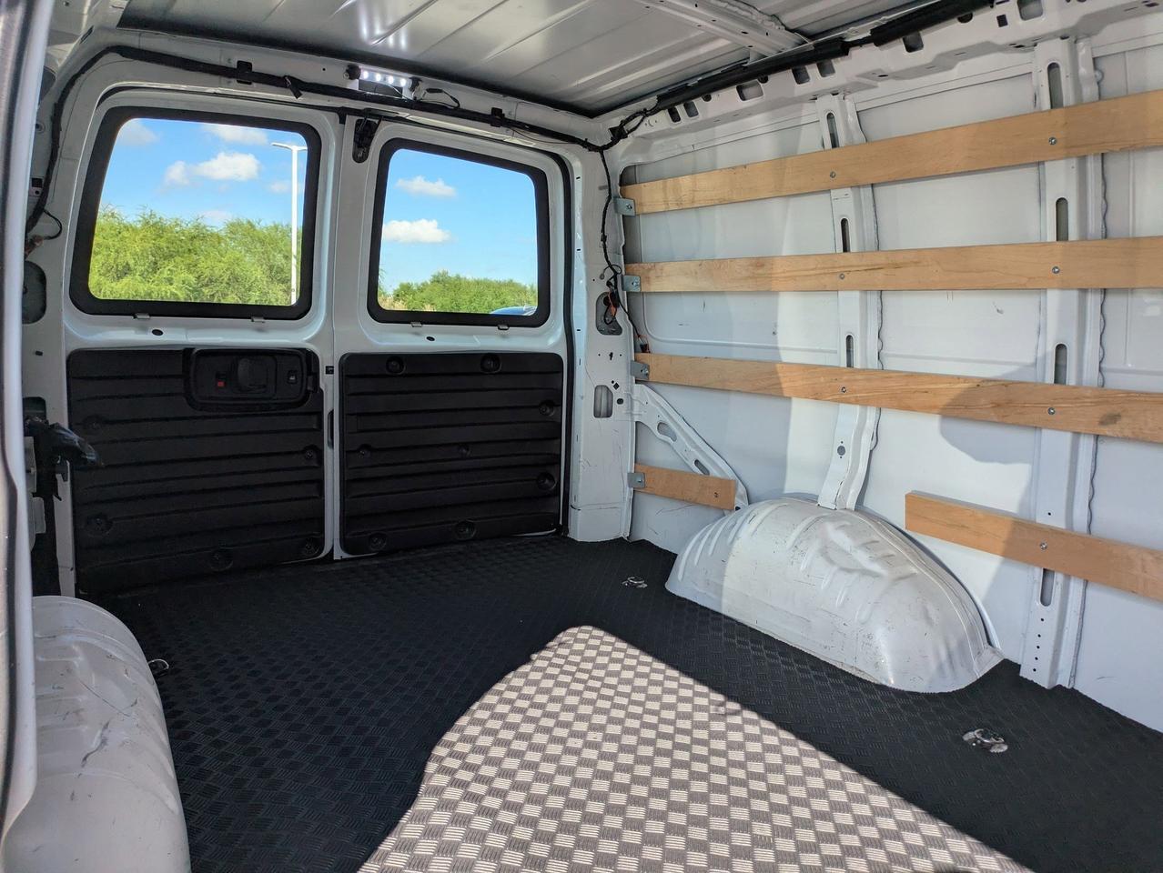 2024 Chevrolet Express Cargo Van CARGO Castroville TX