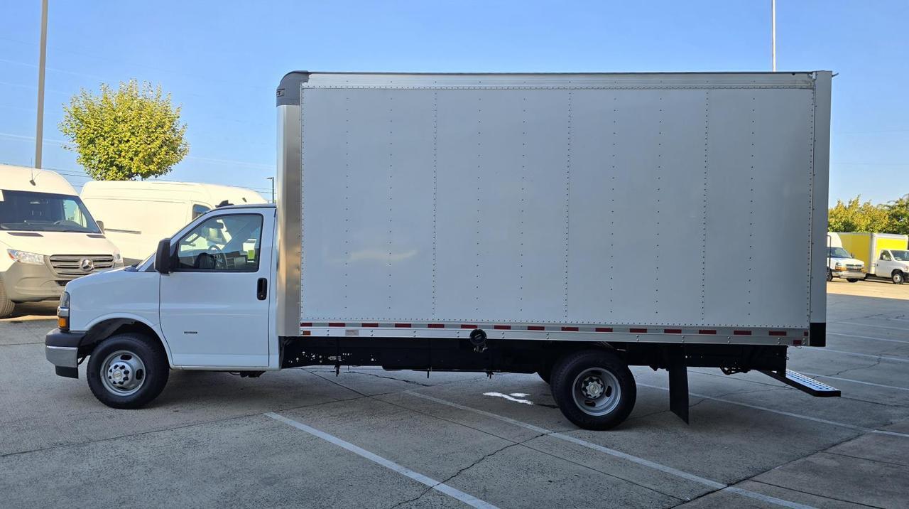 2024 Chevrolet Express Commercial Cutaway 3500 DRW 16ft Box W/Roll-Up Door and Pull-Out Ramp Concord NC