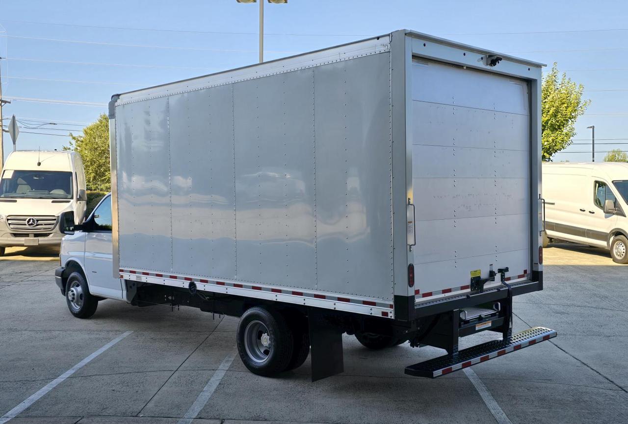 2024 Chevrolet Express Commercial Cutaway 3500 DRW 16ft Box W/Roll-Up Door and Pull-Out Ramp Concord NC