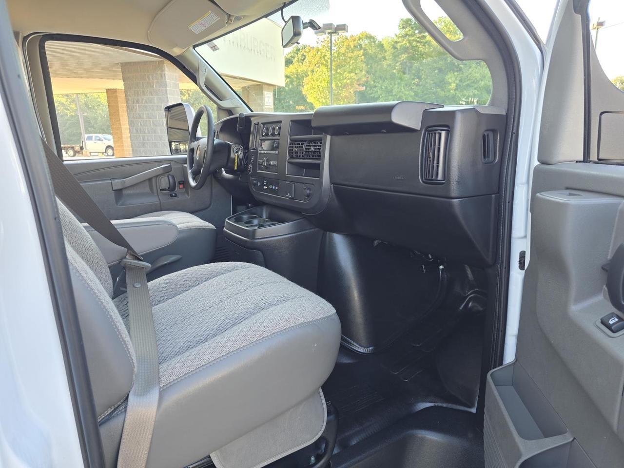 2024 Chevrolet Express Commercial Cutaway 3500 DRW 16ft Box W/Roll-Up Door and Pull-Out Ramp Concord NC