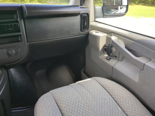 2024 Chevrolet Express Passenger LT Winder GA