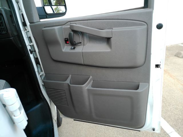 2024 Chevrolet Express Passenger RWD 3500 Extended Wheelbase LT Plano TX
