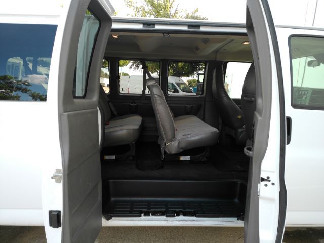 2024 Chevrolet Express Passenger RWD 3500 Extended Wheelbase LT Plano TX