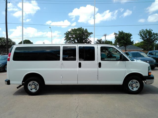 2024 Chevrolet Express Passenger RWD 3500 Extended Wheelbase LT Plano TX
