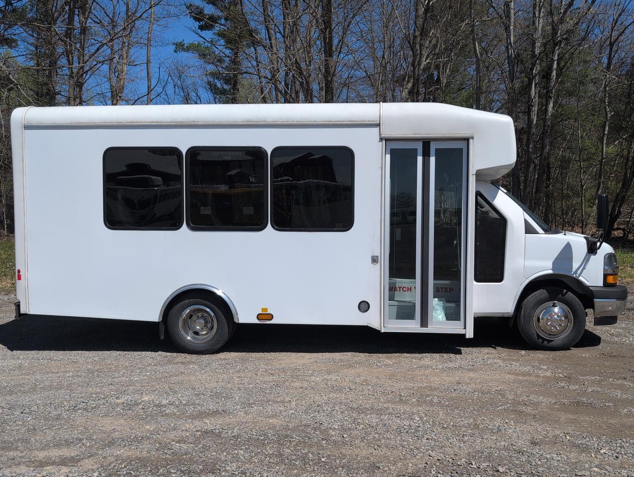 2024 Chevrolet HLE HLE COACH