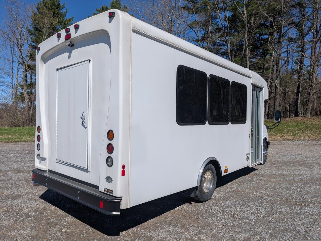 2024 Chevrolet HLE HLE COACH