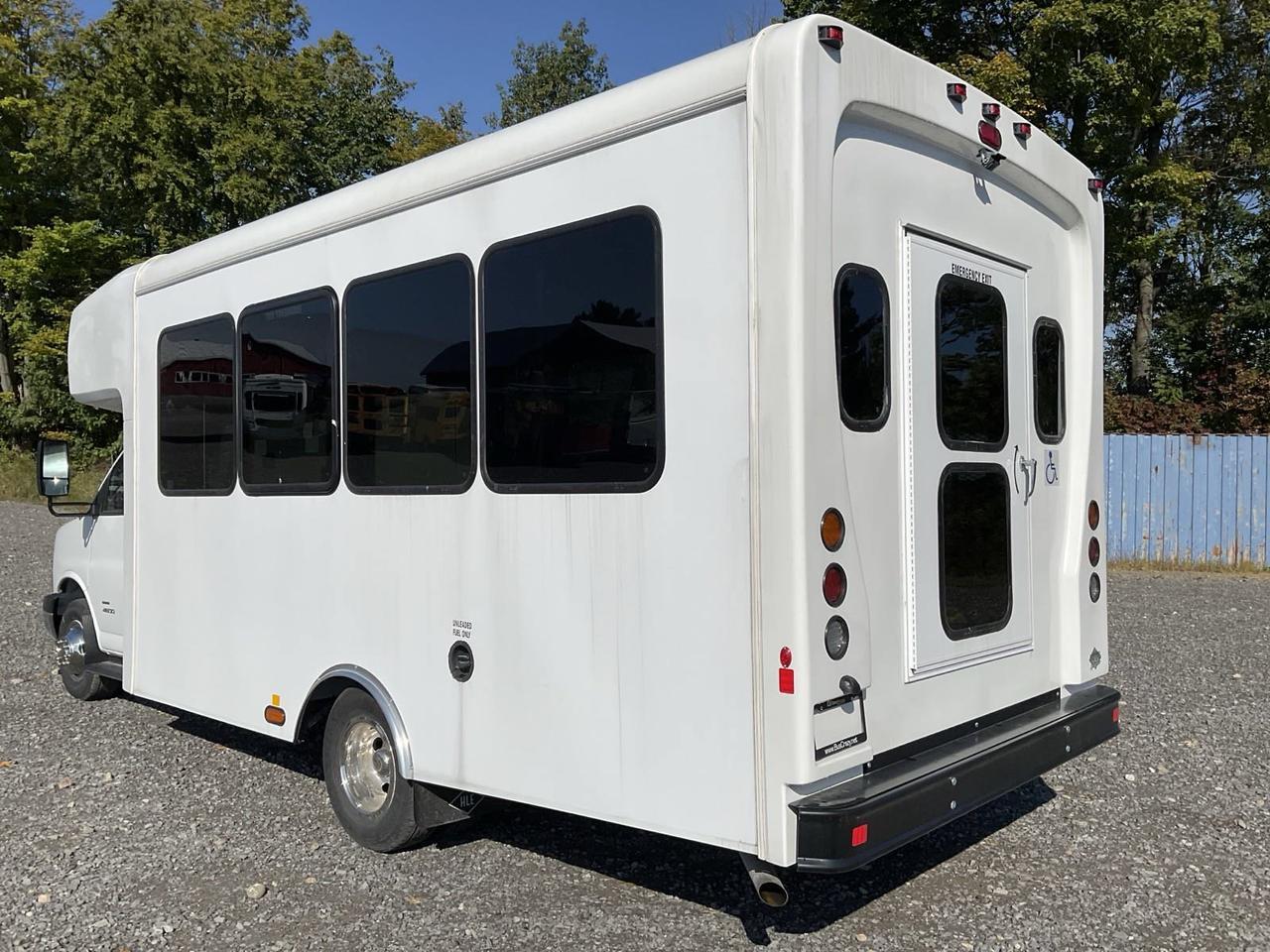 2024 Chevrolet HLE HLE COACH