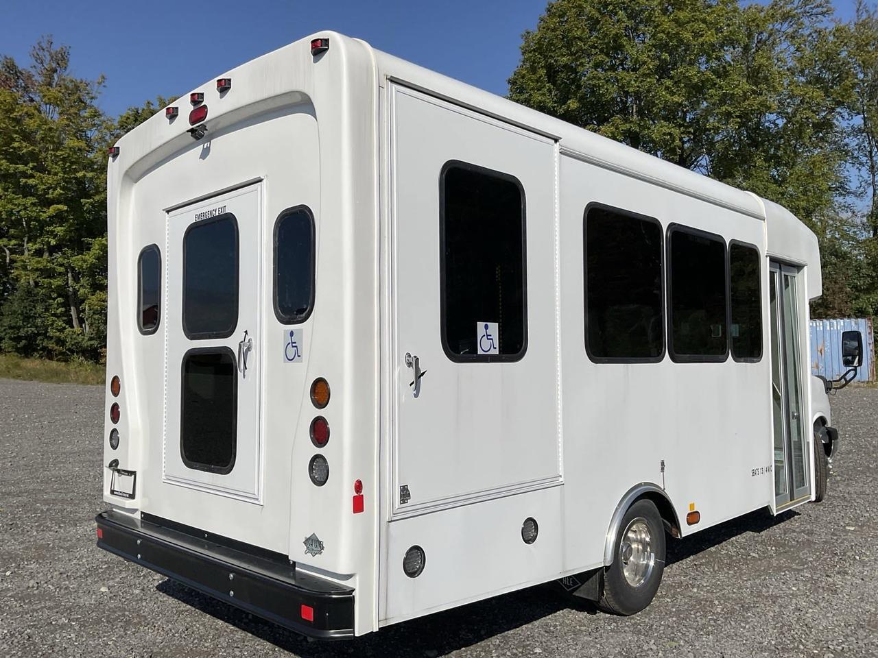 2024 Chevrolet HLE HLE COACH
