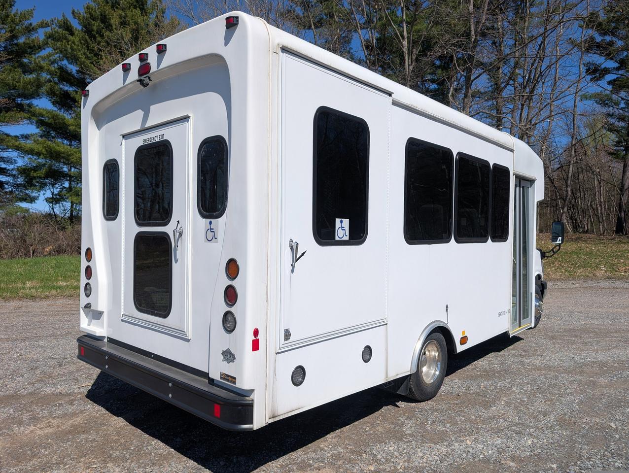 2024 Chevrolet HLE HLE COACH