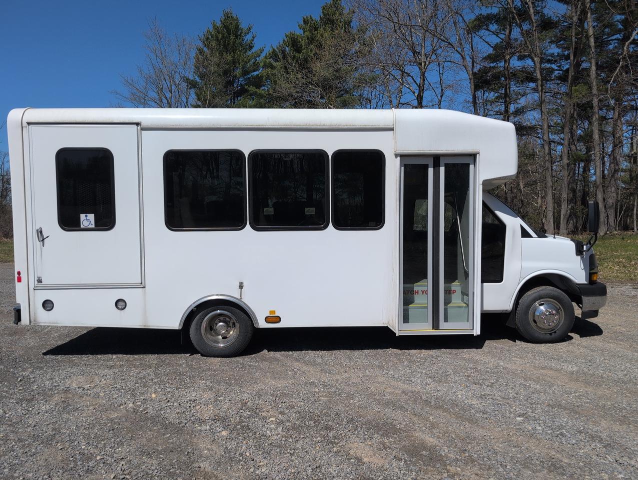2024 Chevrolet HLE HLE COACH