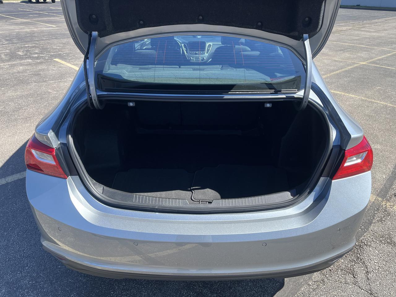 2024 Chevrolet Malibu 1LT w/Sunroof LaneChangeAlert SpareTire HtdSeats RemoteStart 8-WayPwrDrvrSeat Saukville WI