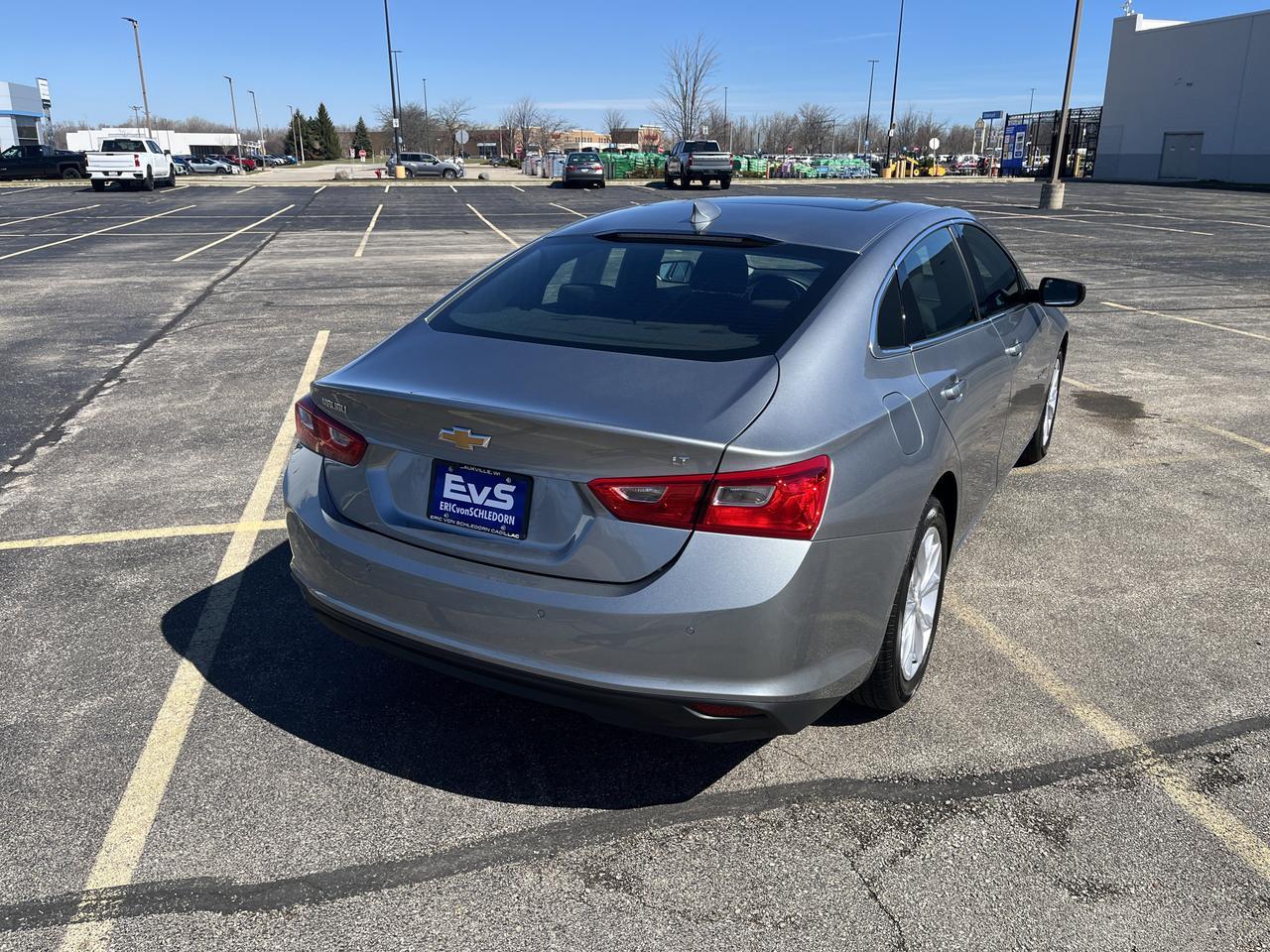 2024 Chevrolet Malibu 1LT w/Sunroof LaneChangeAlert SpareTire HtdSeats RemoteStart 8-WayPwrDrvrSeat Saukville WI