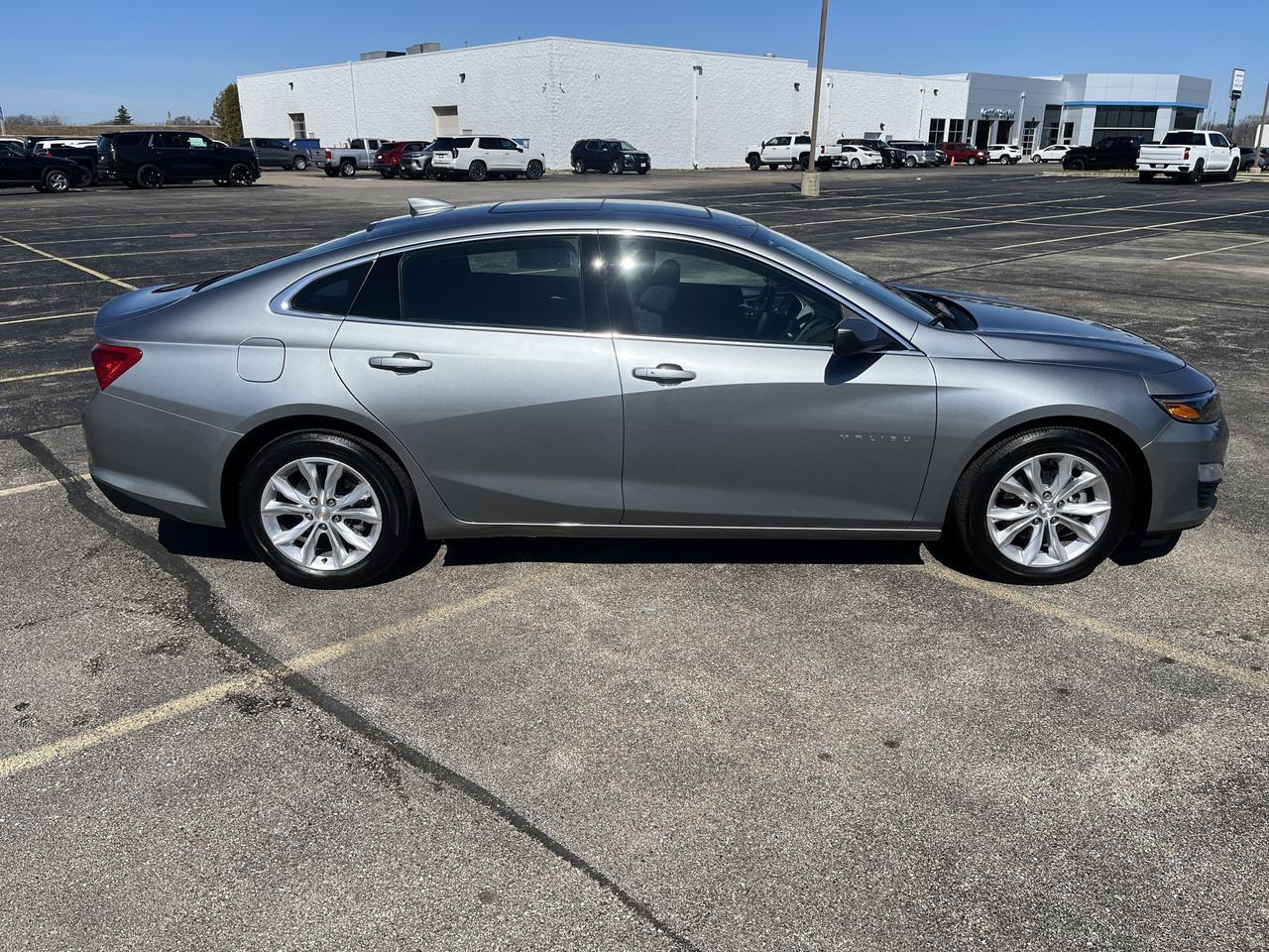 2024 Chevrolet Malibu 1LT w/Sunroof LaneChangeAlert SpareTire HtdSeats RemoteStart 8-WayPwrDrvrSeat Saukville WI